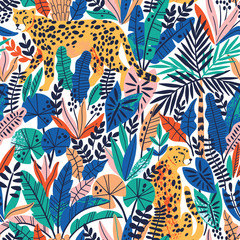 Gepard mit Palmblättern exotisches nahtloses Muster. Sommerparadies im tropischen Dschungel mit wilden Tieren und fantastischen Blumen.