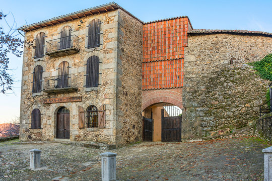 The bullring of El Casta&ntilde;ar, which dates from 1711 (308 years), although its origin is from 1667 (353 years), in B&eacute;jar (Salamanca), is considered the oldest bullring in Spain.