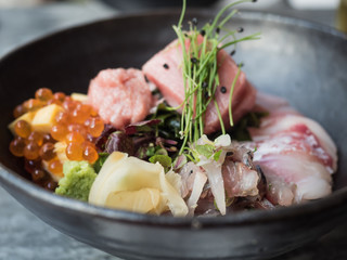 kaisendon raw fish served in a bowl