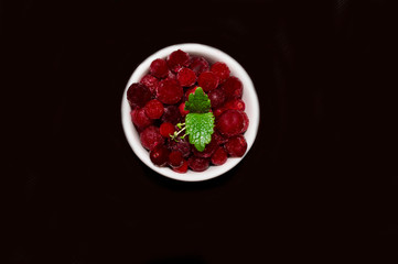 red currants in a bowl