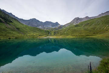 Schwellisee in Arosa im Kanton Graubünden / Schweiz