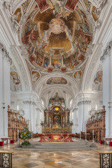 Fototapeta na wymiar Hochaltar der Basilika St. Martin in Weingarten, Oberschwaben
