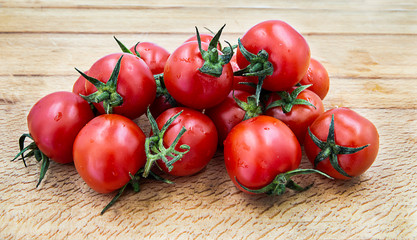 red cherry tomatoes