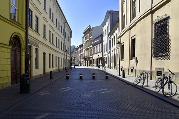 puste ulice miasta, Kraków Polska w czasie kwarantanny