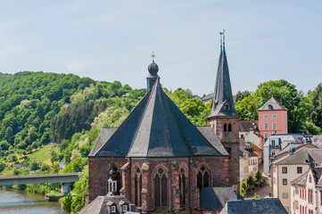 Saarburg, Saar, Fluss, Stadt, Altstadt, Laurentiuskirche, Leukmündung, Leuckbach, Weinstadt, Brücke, historische Häuser, Rheinland-Pfalz, Deutschland