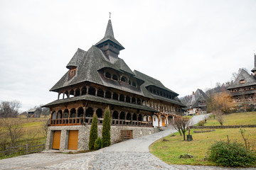 Obraz premium rustic, orthodox church, gate, church gate, courtyard, alley, cross