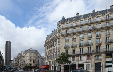 Fototapeta na wymiar Immeubles parisiens 
