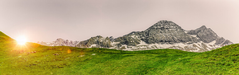Bergpanorama am Col de Tente in den Pyrenäen