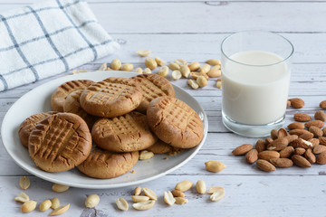 Ccrispy peanut butter cookies