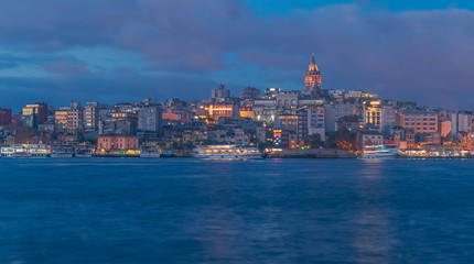 Fototapeta na wymiar Istanbul city view in the evening