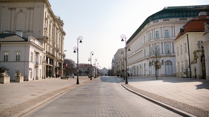 Fototapeta premium The streets and main places of remain deserted due to the coronavirus health emergency. The city empties itself of tourists and people. Stop coronavirus.