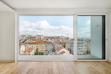 Room overlooking old Lisbon. - 334222647