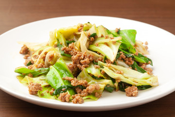 キャベツの肉味噌炒め