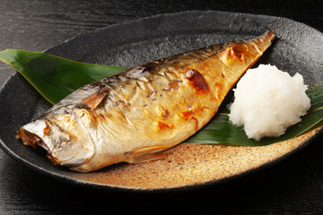 鯖の塩焼き