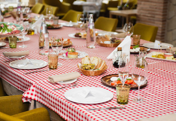 Restaurant table setting
