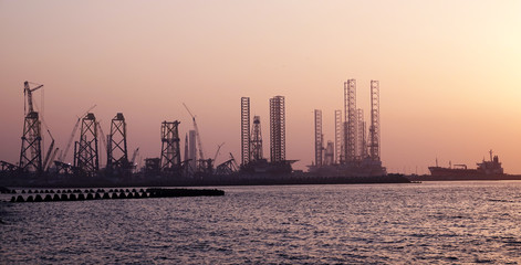 Obraz premium Construction of harbor cranes