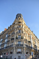 Fototapeta na wymiar facade of the building in paris france