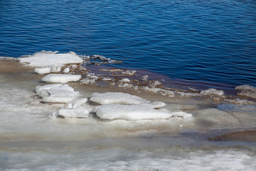 Spring ice drift on the northern river