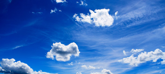 Bild Hintergrund - Wolken am Himmel