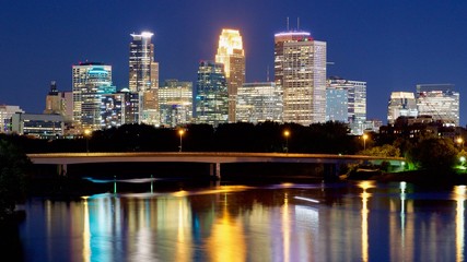 Fototapeta na wymiar Minneapolis Skyline at night 5