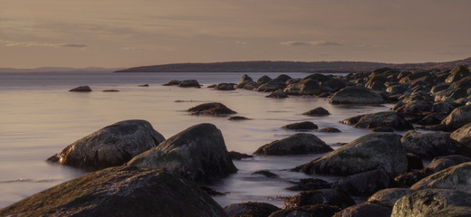 Skaliste wybrzeże w Parku narodowym Ytre Hvaler w Norwegii