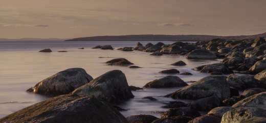 Skaliste wybrzeże w Parku narodowym Ytre Hvaler w Norwegii © Dreamnordno