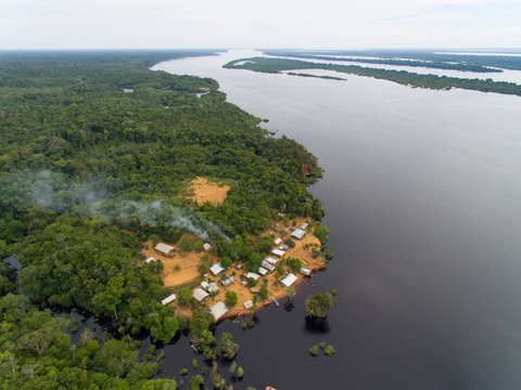 Comunidade Ribeirinha Tiririca, Rio Negro - Novo Airão, Amazonas, Brasil