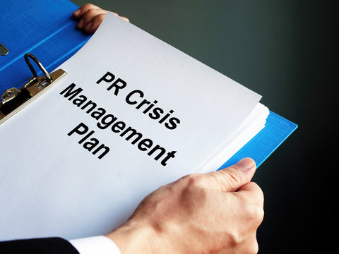 Social or PR crisis management plan for businessman.