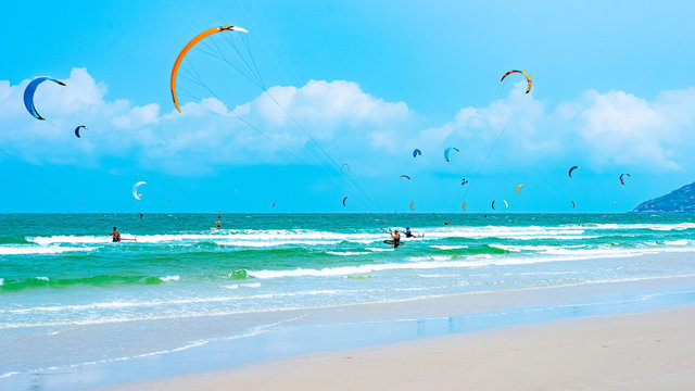 Kitesurfing Thailand Hua hin on a Sunny day