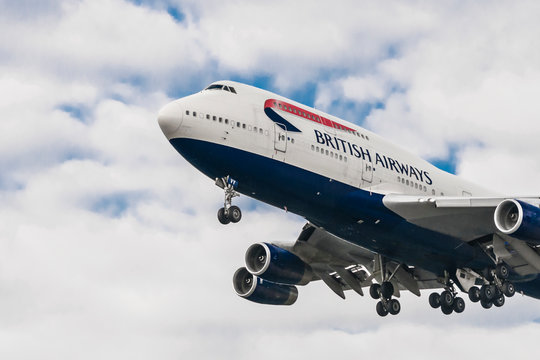 British Airways 747 landing