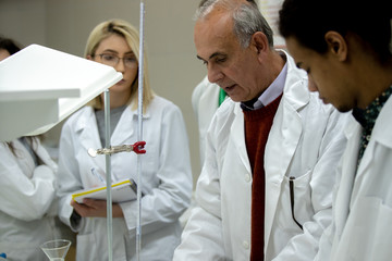 Laboratory scientist working at lab 