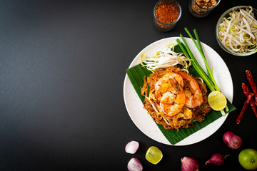 Pad Thai - stir-fried rice noodles © topntp