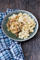 Chicken breast with pasta and peanuts sauce