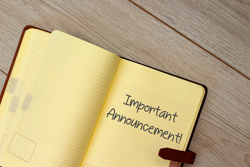 Naklejka premium Word writing text Important Announcement