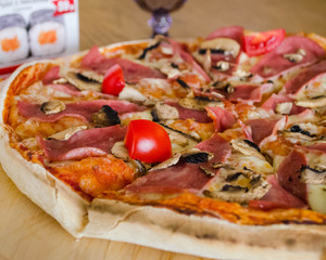 pizza, food, cheese, tomato, italian, meal, baked, pepperoni, dinner, lunch, pepper, slice, mozzarella, ham, crust, snack, meat, delicious, salami, tasty, basil, sauce, gourmet, closeup, vegetable