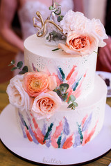 wedding cake with roses