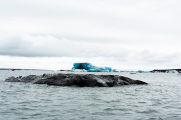 Icebergs in Jökulsárlón, the glacial lake in southeast Iceland, on the edge of Vatnajökull National Park