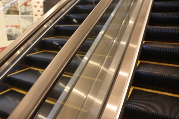 Obraz premium malls elevator view with railing