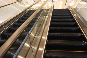 malls elevator view with railing