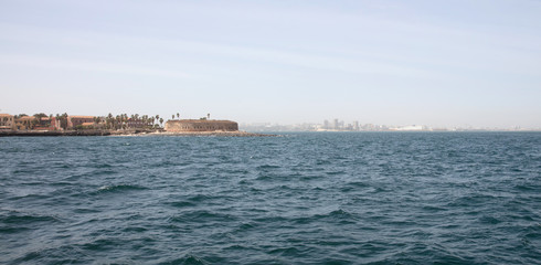 Fototapeta na wymiar Ankunft per Boot auf der Isle de la Gorée, Dakar