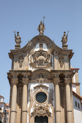 Kirchenfassade in Vila Real, Portugal