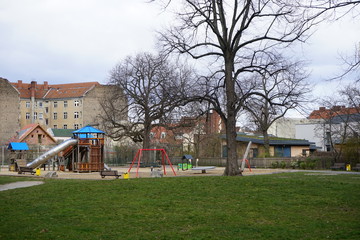 Spielplatz in Berlin während der Corona-Pandemie 