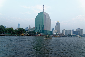 Obraz premium Bangkok's Chao Phraya River in Thailand