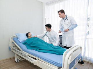 Fototapeta premium Doctors to diagnose patients in hospitals.