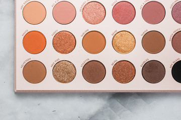 Eye Shadow Pallet with Eyeliner and Gloss