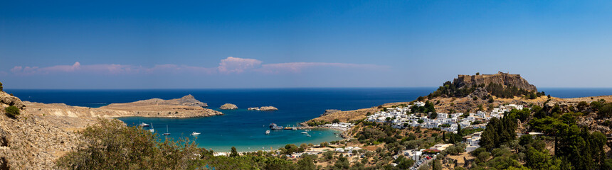 Fototapeta na wymiar view of an island of greece