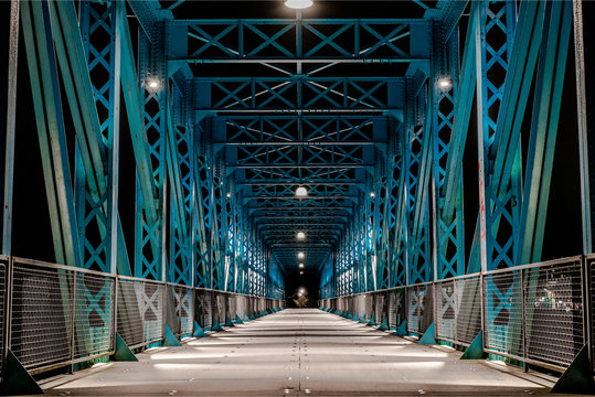 The blue bridge - Den bl&aring; bro