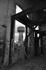 vue chateau eau ouverture usine graffiti streetart urbex