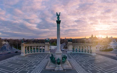 Zelfklevend Fotobehang Europe Hungary Budapest Heroes square.  Sunrise. Millenium monuments. Gabriel  ark angel. Empty. covid-19 © GezaKurkaPhotos