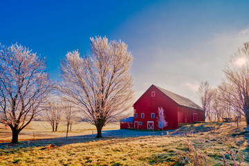 Red country barn © Don Landwehrle